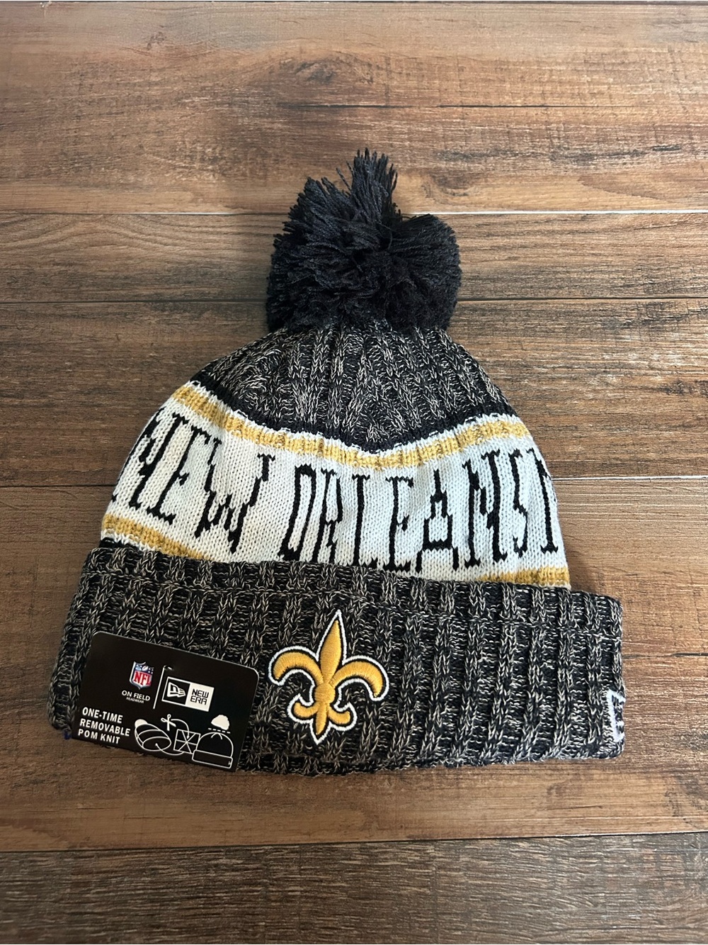 NWT New Orleans winter Pom Beanie - Saints Logo Knit Hat